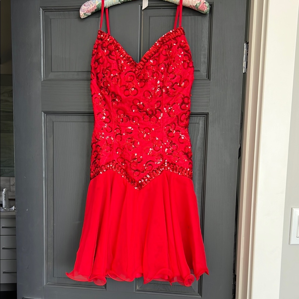 Elegant Red Sequin Prom Dress